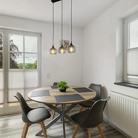 Sonnenhuegel アパート *